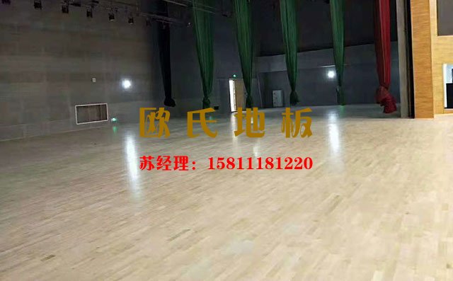 為什么舞臺木地板要翻新？舞臺木地板翻新的具體操作——歐氏地板